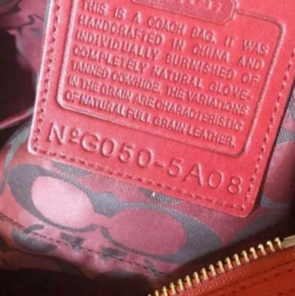 👑 Coach Handbag! - Picture 3 of 6